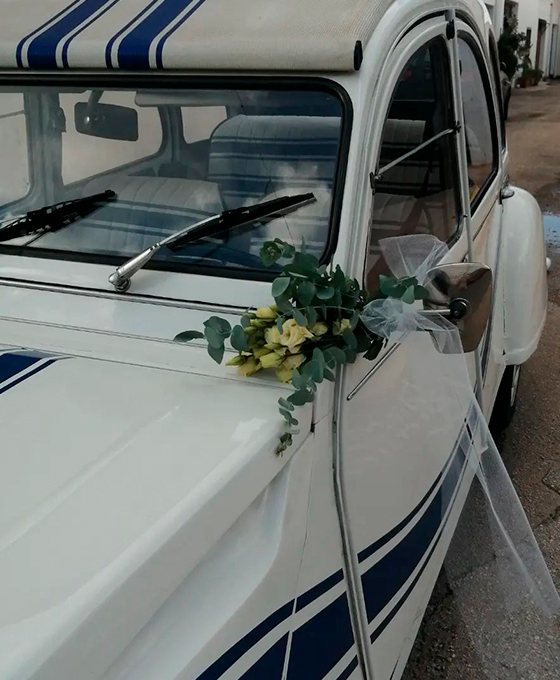 Decoración de Flores para Coche de Boda